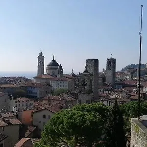 https://bb-sotto-le-mura-bergamo.italymilanhotels.net