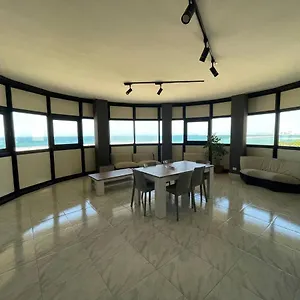 https://the-boat-la-nave.barihotels.org